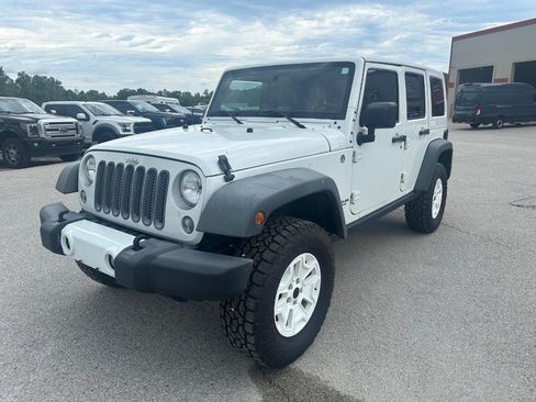 Used 2015 Jeep Wrangler Unlimited Sport AWD/4WD image 9