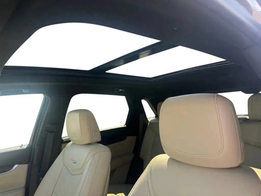Used 2018 Cadillac XT5 Luxury w/ Driver Awareness Package FWD image 10