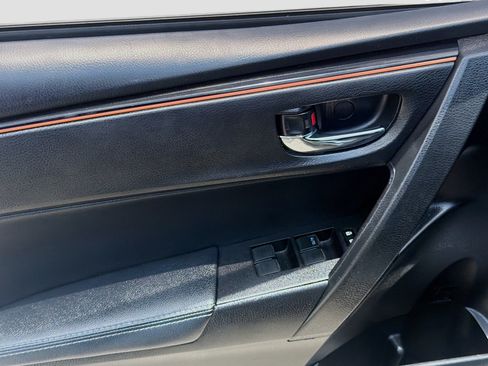 Used 2019 Toyota Corolla SE FWD image 16