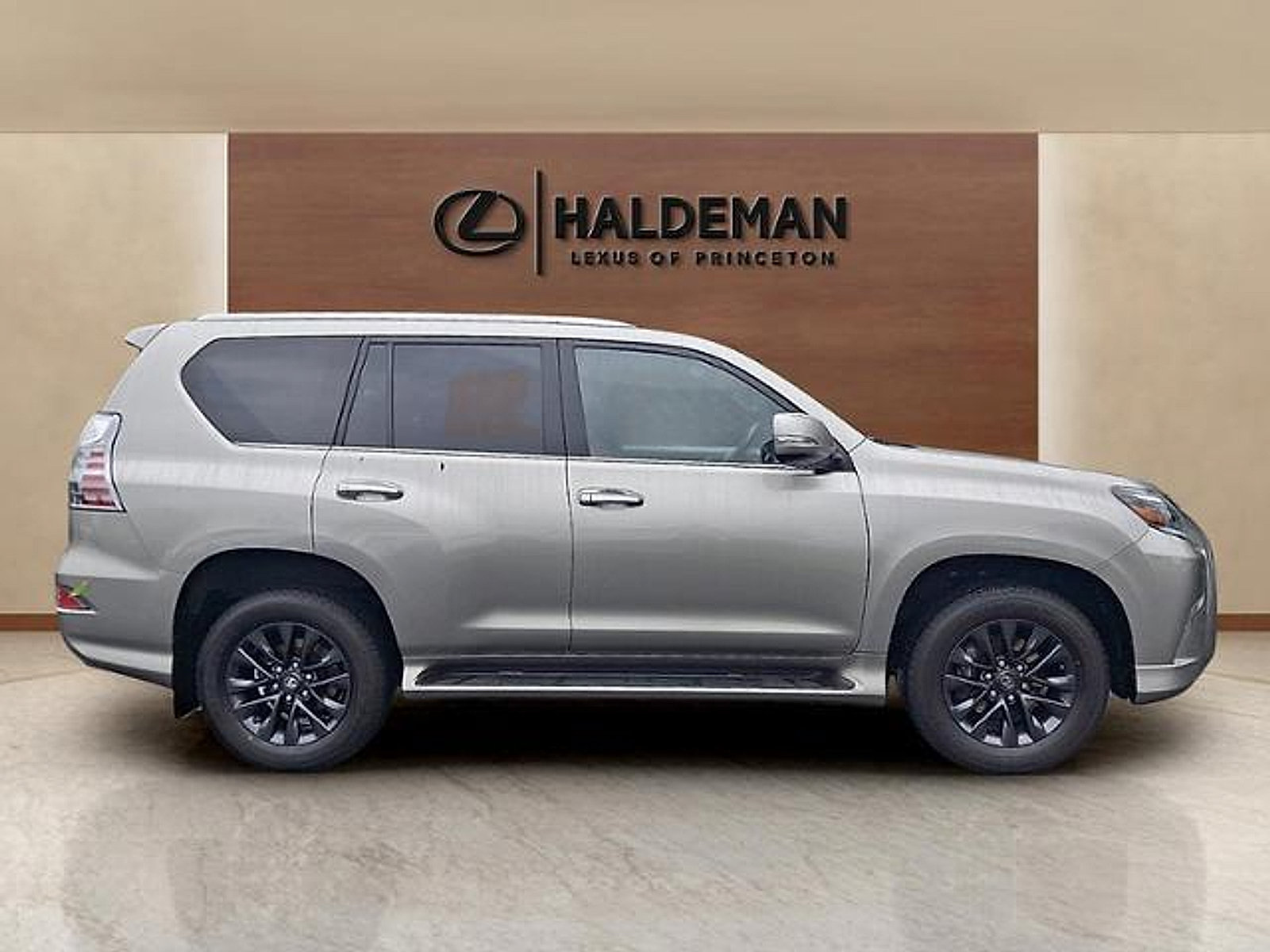 Used 2022 Lexus GX 460 Premium w/ Premium Plus Package AWD/4WD image 7