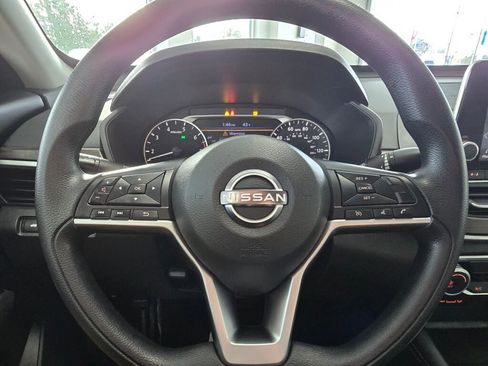 Used 2023 Nissan Altima 2.5 SV image 25