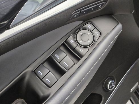 Used 2020 Buick Enclave Premium w/ Sun and Sites Package image 26