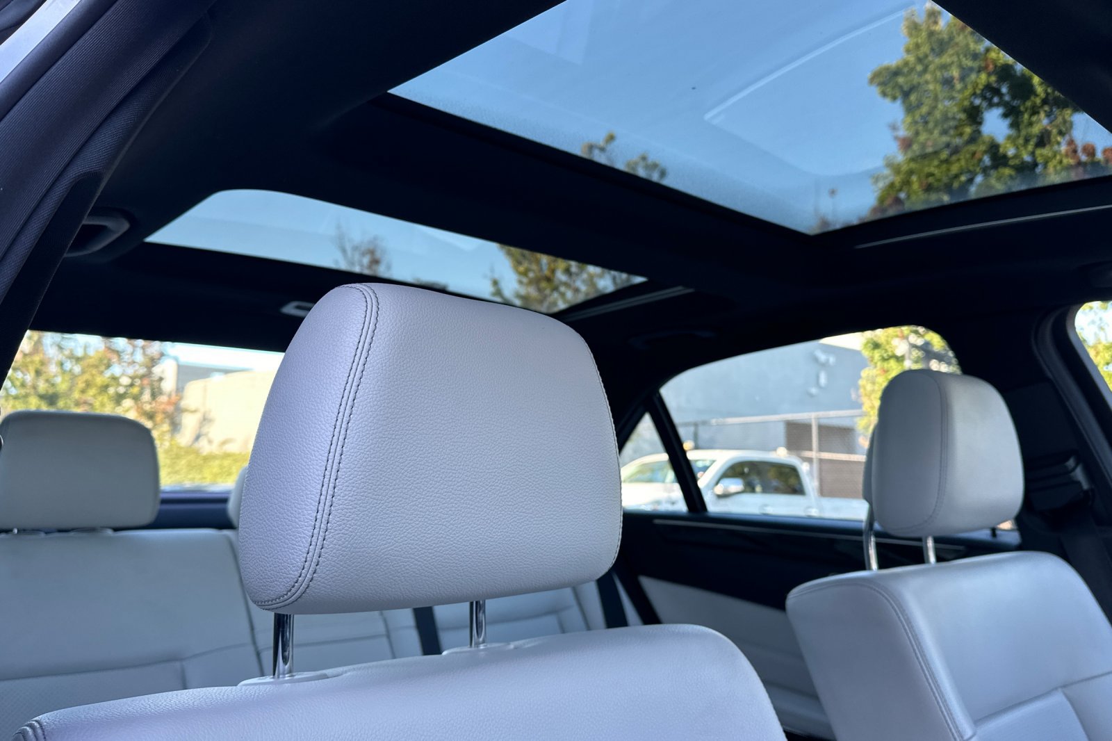 Used 2015 Mercedes-Benz E 350 Sedan image 24