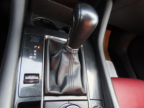 Used 2019 MAZDA MAZDA3 Hatchback w/ Premium Package image 28