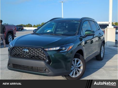 Used 2023 Toyota Corolla Cross LE image 1