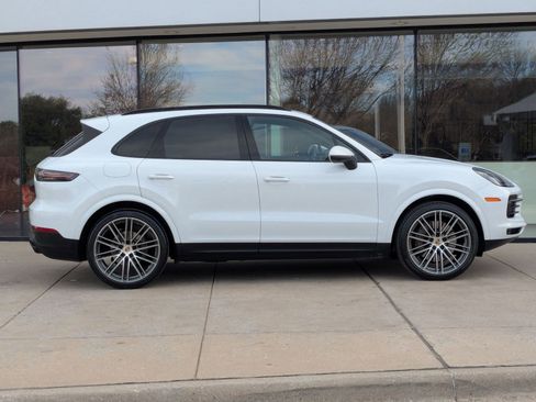 Used 2023 Porsche Cayenne S image 8