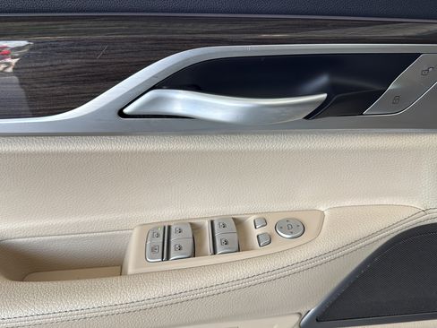 Used 2019 BMW 740i RWD image 11