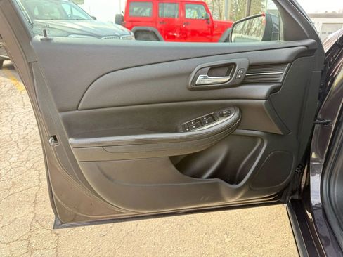 Used 2015 Chevrolet Malibu LT w/ Power Convenience Package image 9