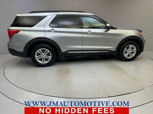 Used 2021 Ford Explorer XLT image 6