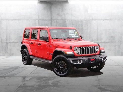 Used 2025 Jeep Wrangler Unlimited Sahara AWD/4WD image 2