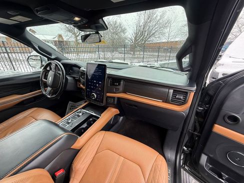 Used 2022 Ford Expedition Max Platinum image 13