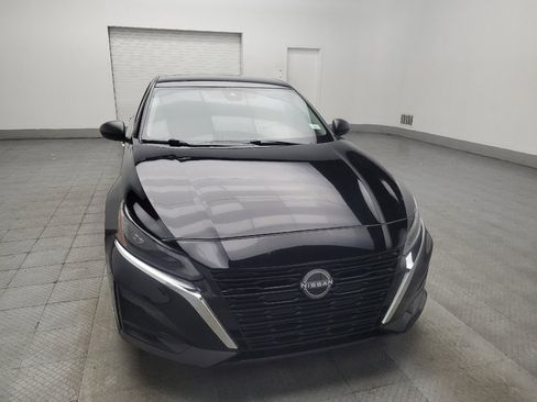 Used 2024 Nissan Altima 2.5 SV FWD image 14