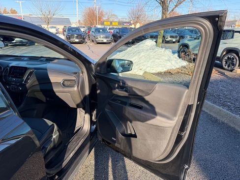 Used 2023 Chevrolet Equinox RS w/ RS Leather Package image 23