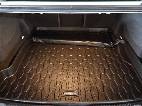 Used 2017 Jaguar XE Premium AWD/4WD image 6
