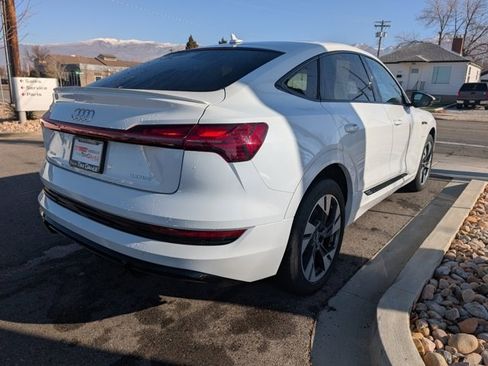 Used 2021 Audi e-tron Premium w/ Towing Package image 4