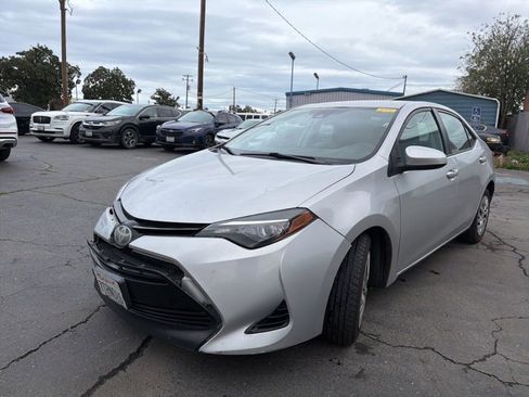 Used 2017 Toyota Corolla L image 2