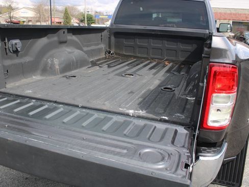 Used 2019 RAM 3500 Tradesman w/ Chrome Appearance Group image 13