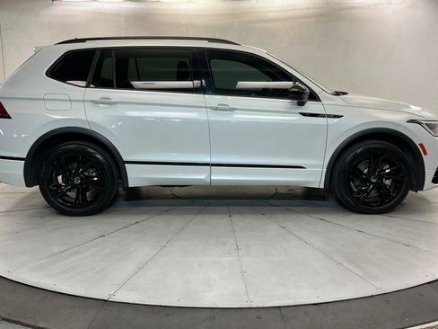 Used 2024 Volkswagen Tiguan SE R-Line FWD image 5