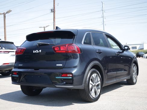Used 2022 Kia Niro EX FWD image 5