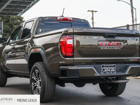 Used 2023 GMC Canyon AT4 w/ AT4 Premium Package AWD/4WD image 4