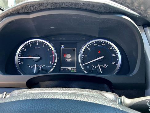 Used 2019 Toyota Highlander SE AWD/4WD image 13