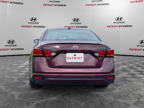 Used 2024 Nissan Altima 2.5 SV FWD image 6