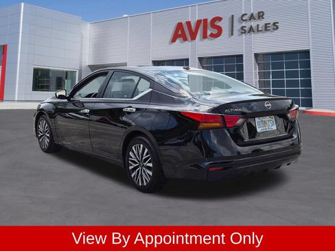 Used 2025 Nissan Altima 2.5 SV FWD image 9