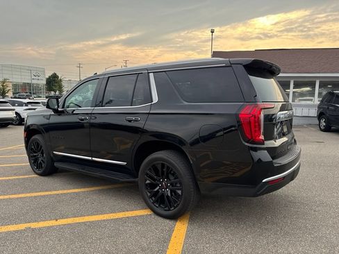 Used 2024 GMC Yukon SLT w/ SLT Premium Package AWD/4WD image 3