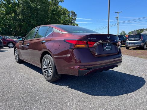 Used 2025 Nissan Altima 2.5 SV AWD/4WD image 3