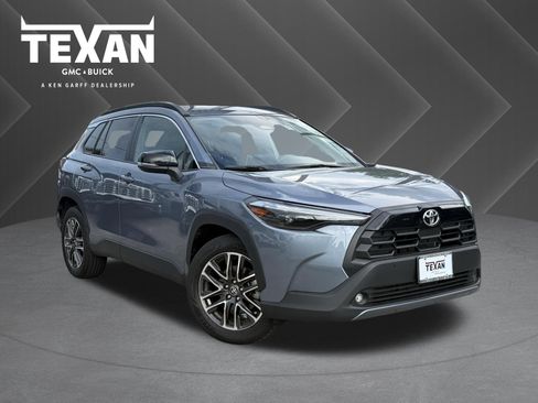 Used 2026 Toyota Corolla Cross XLE FWD image 1