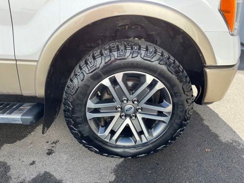 Used 2012 Ford F150 Lariat w/ Lariat Chrome Pkg image 34