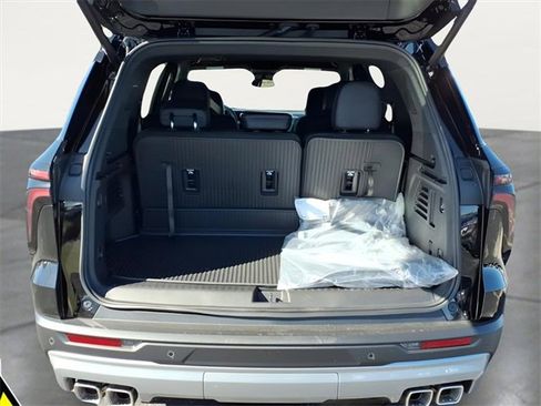 New 2026 Chevrolet Traverse LT w/ LPO, Floor Liner Package image 23