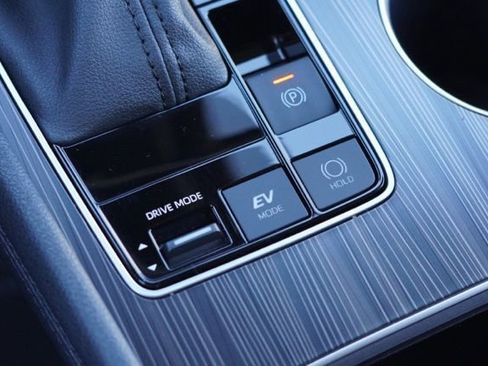 Certified 2023 Toyota Sienna Platinum image 35