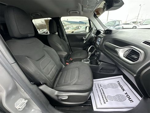 Used 2020 Jeep Renegade Latitude image 23