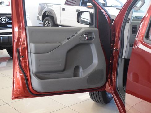 Used 2015 Nissan Frontier Desert Runner RWD image 43
