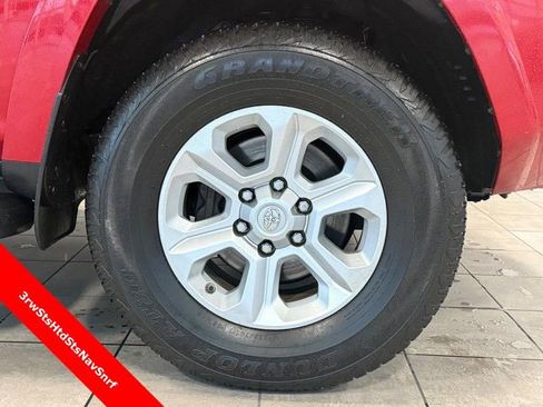 Used 2016 Toyota 4Runner SR5 Premium image 9