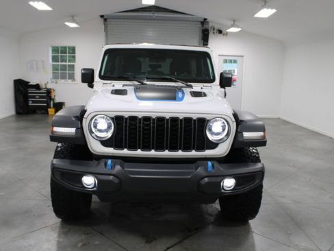 Used 2024 Jeep Wrangler Unlimited Rubicon 4xe AWD/4WD image 3