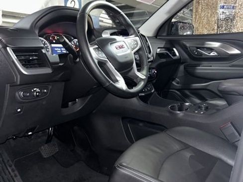 Used 2024 GMC Terrain SLT w/ Elevation Edition image 9