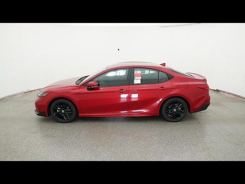 Used 2026 Toyota Camry SE FWD image 10