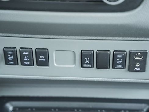 Used 2018 Nissan NV 3500 SL RWD image 24