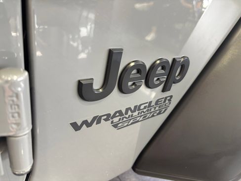 Used 2021 Jeep Wrangler Unlimited Sport image 21