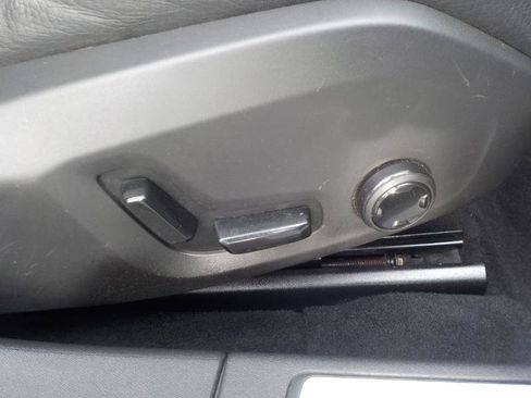 Used 2018 Volvo S90 T5 Momentum image 30