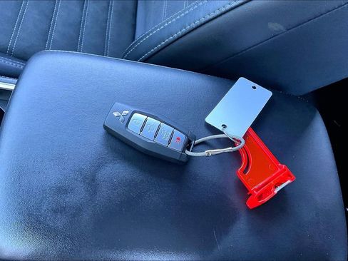 Used 2024 Mitsubishi Outlander SE Black Edition image 33