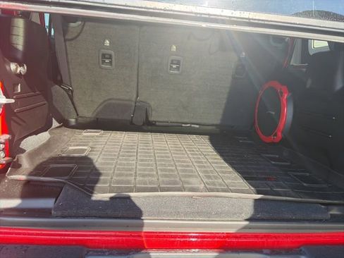 Used 2019 Jeep Wrangler Unlimited Sahara image 15