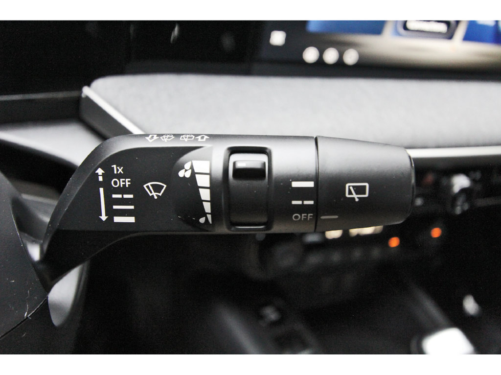 Used 2026 Nissan Kicks SV FWD image 17