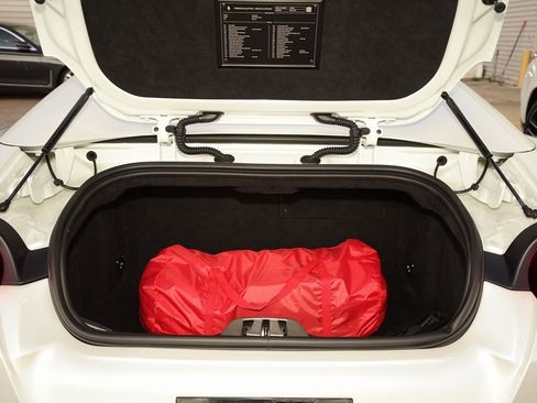 Used 2023 Ferrari 812 GTS image 32