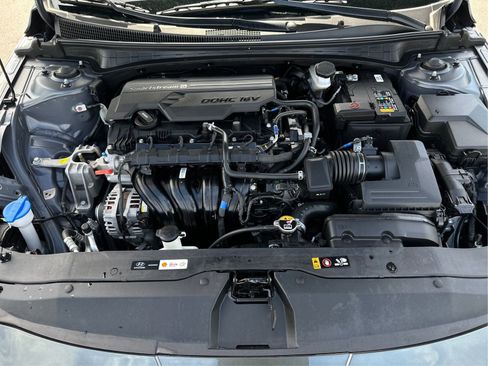 Certified 2024 Hyundai Elantra SEL FWD image 23