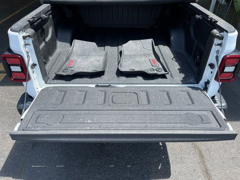 Used 2020 Jeep Gladiator Rubicon AWD/4WD image 34