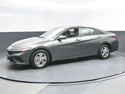 Certified 2025 Hyundai Elantra SE