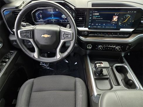 Used 2023 Chevrolet Silverado 1500 LT image 12
